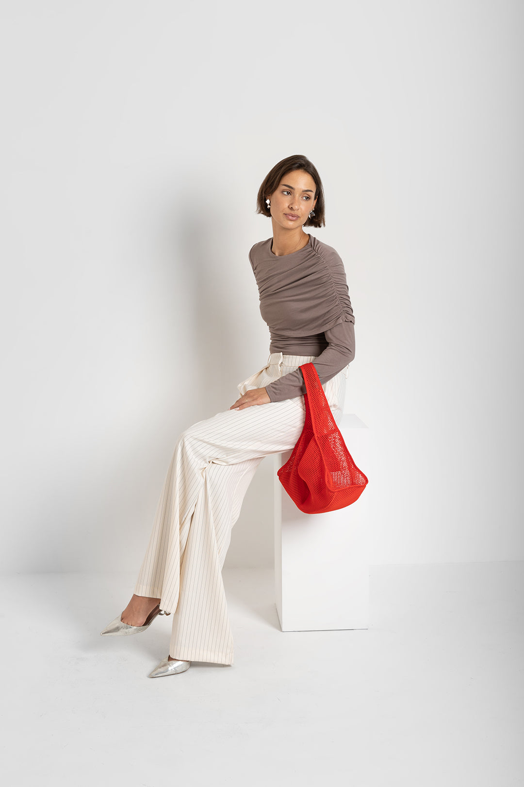 THE RAYA TOP TAUPE 