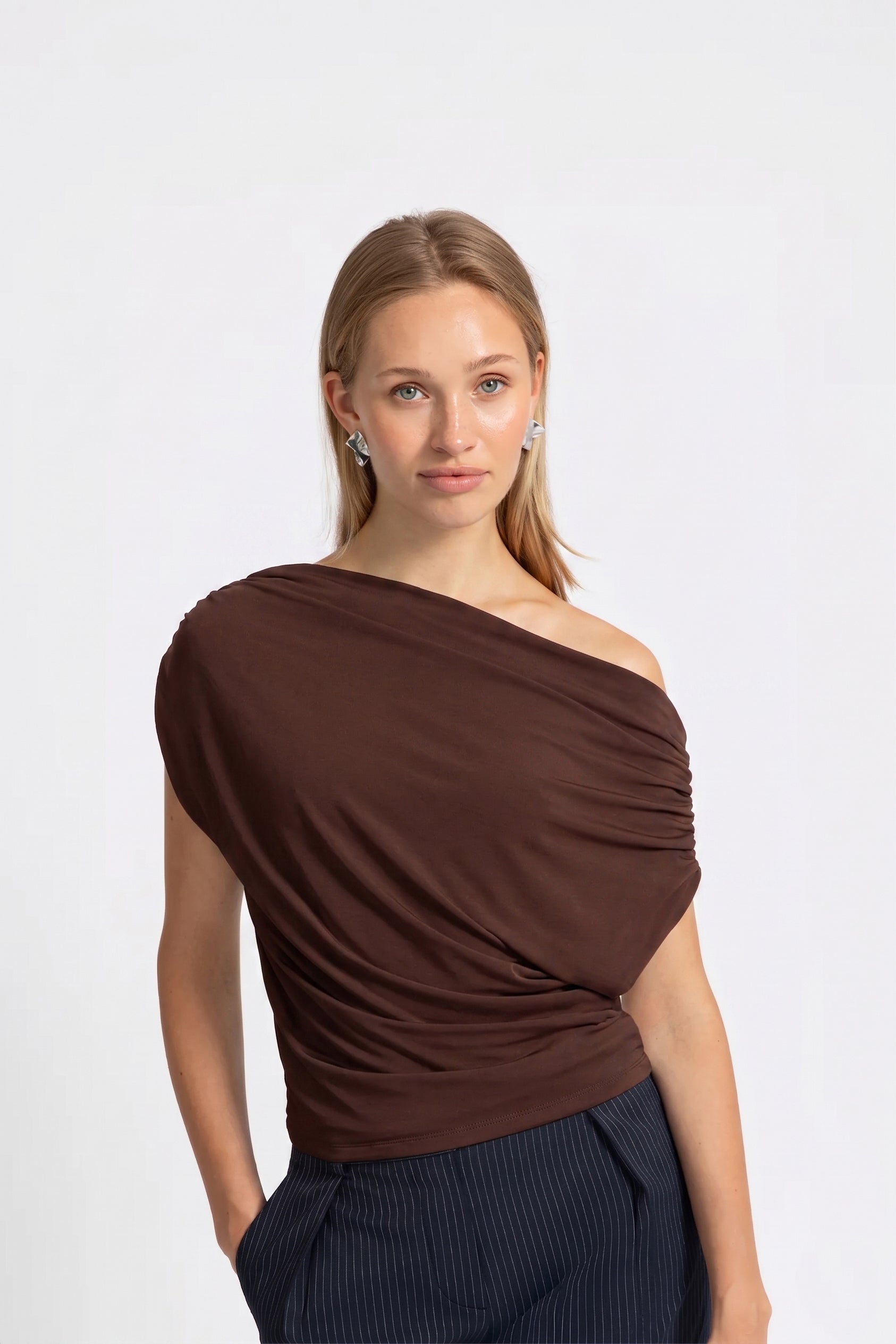 THE BELLA TOP BROWN