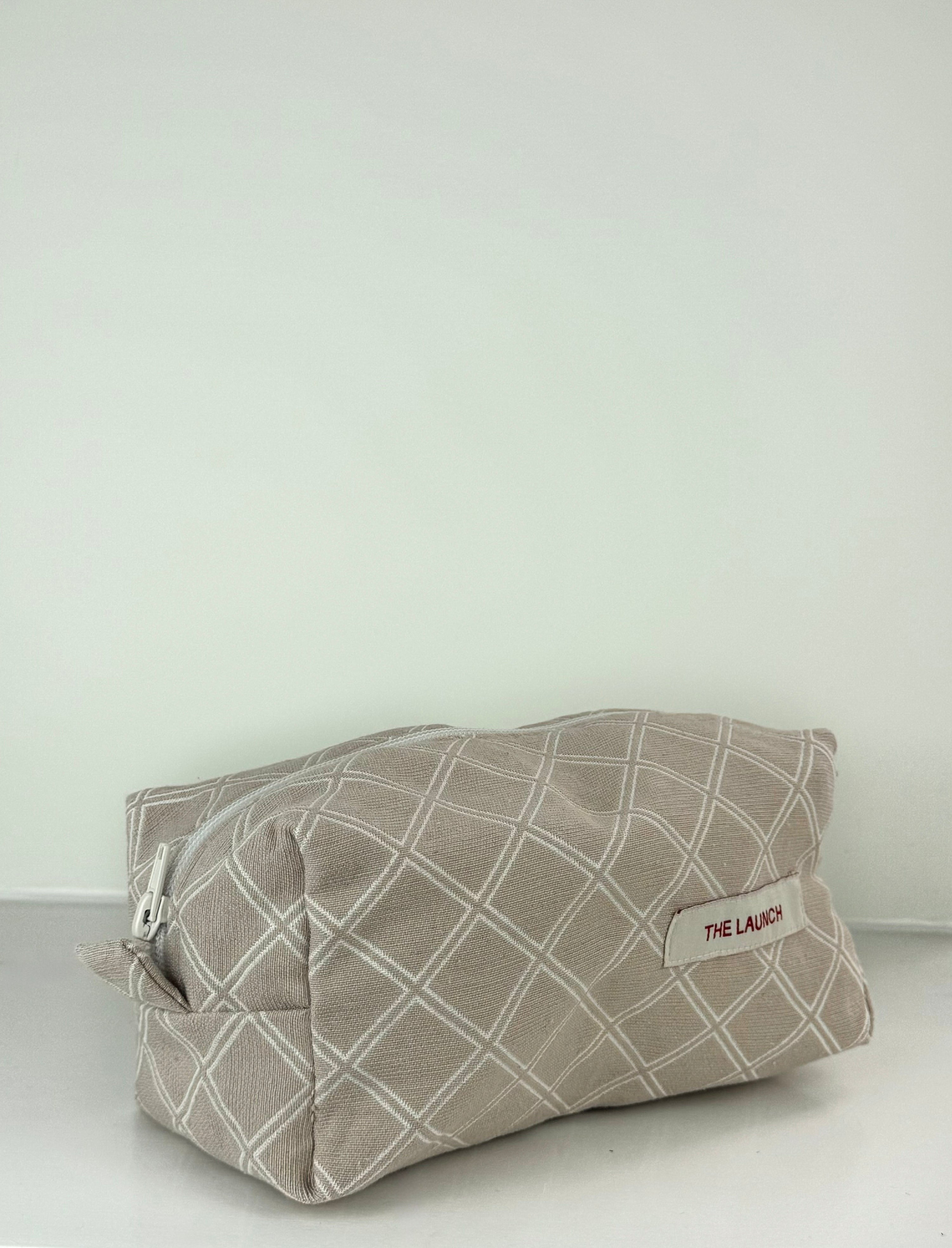 THE MAKE-UP BAG BEIGE