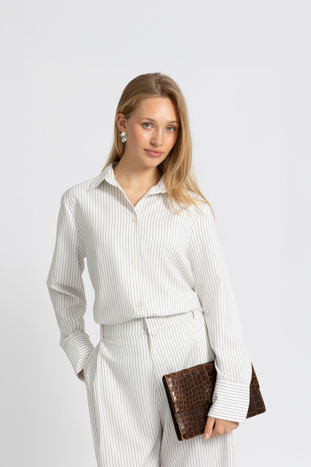 THE BOBBIE BLOUSE OFF-WHITE STRIPE