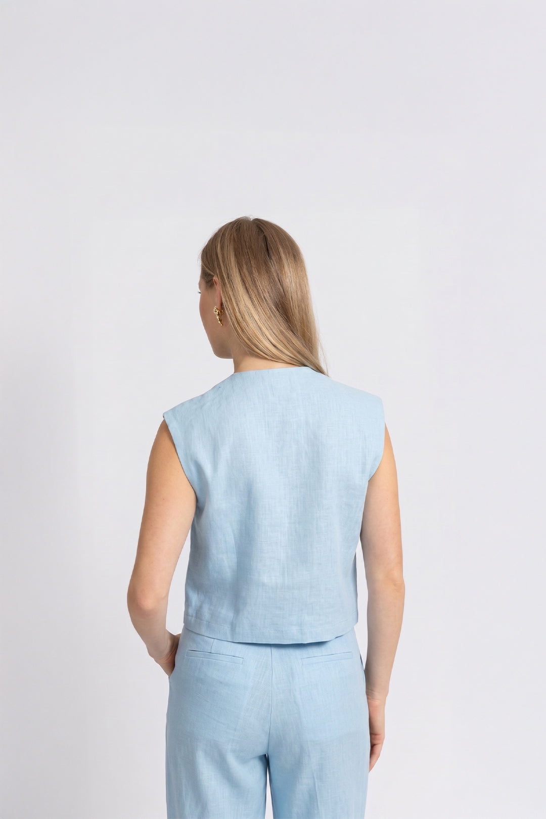 THE CATO GILET LIGHT BLUE