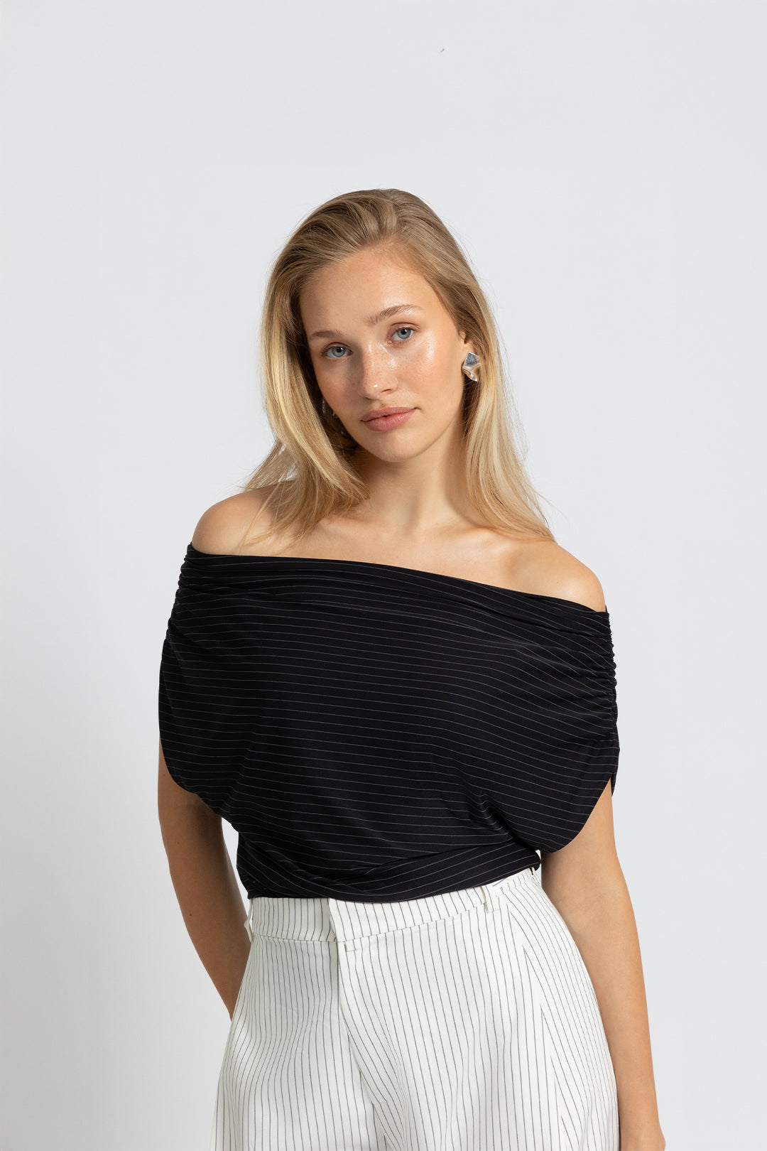 THE BELLA TOP BLACK STRIPE