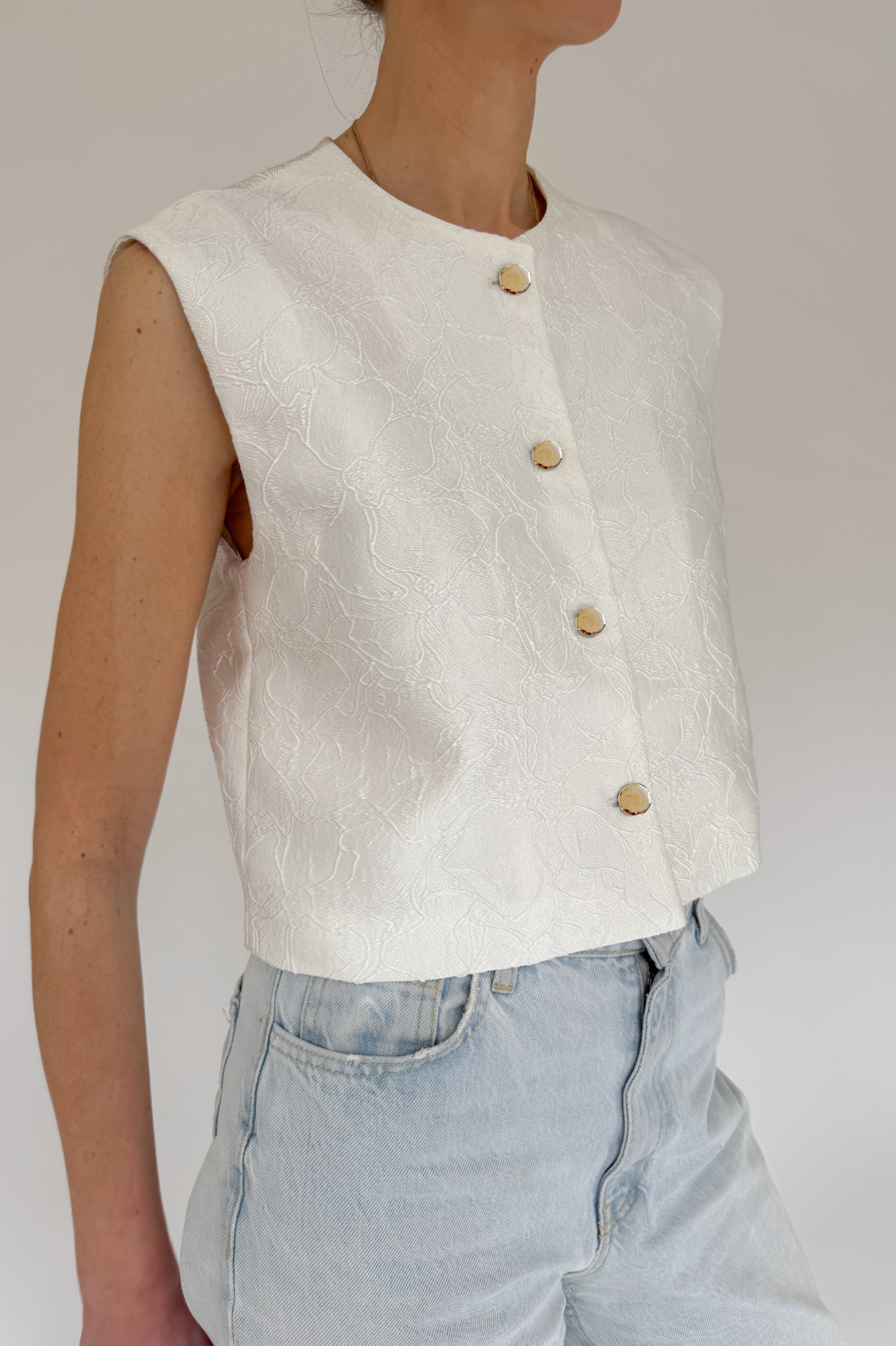 THE LEYA GILET